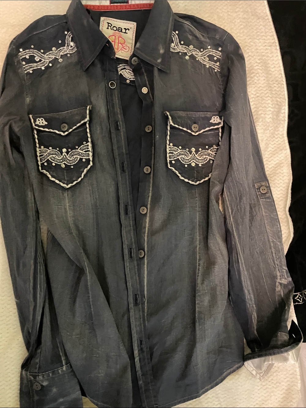 Roar Men's Black Embroidered Western Button-Up Shirt